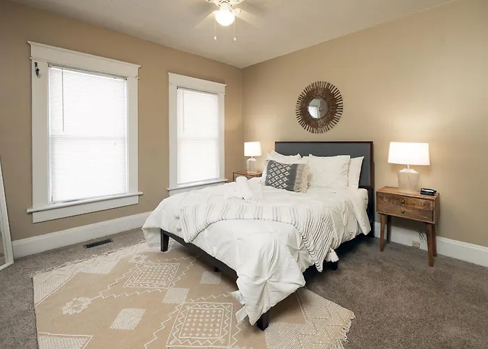 Bright Spacious 5br Perfect For Groups Or Family Columbus