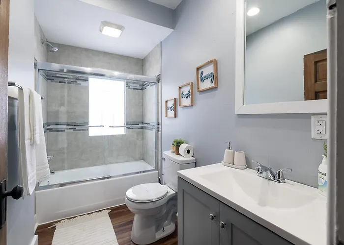 Bright Spacious 5br Perfect For Groups Or Family