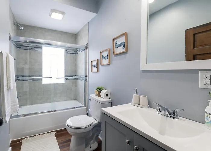 Bright Spacious 5br Perfect For Groups Or Family Columbus