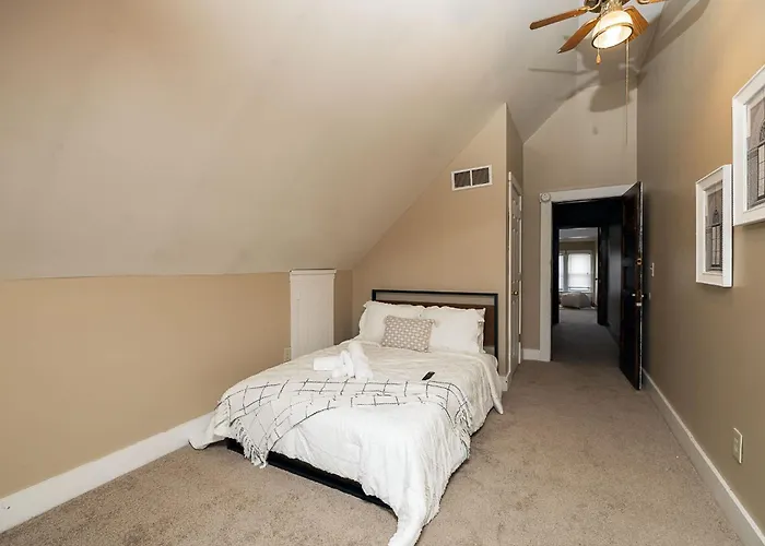 Bright Spacious 5br Perfect For Groups Or Family Columbus